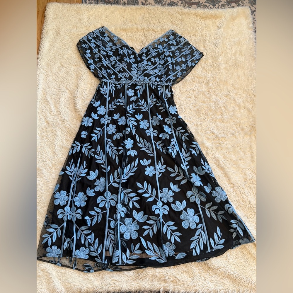 Lela Rose Sky Floral Embroidered Flutter Sleeve Dress - Size 12 - Picture 3 of 7